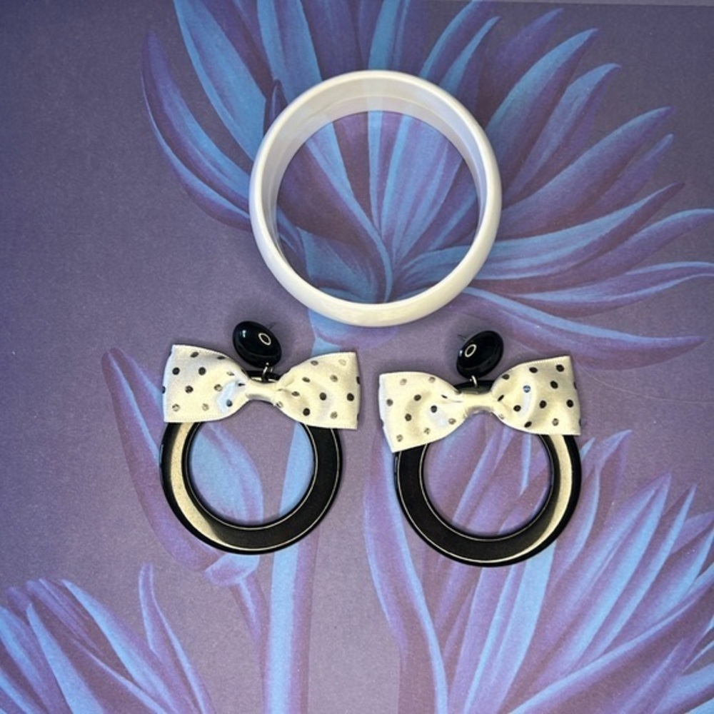 Hoop Pierced Earrings Black with Polka Dot Bow and White bracelet, Plastic